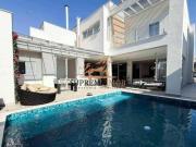 Casa sobrado de porteira fechada à venda Condomínio...