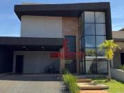 CASA SOBRADO EM CONDOMÍNIO COM 3 SUITES 4 VAGAS E PISCINA