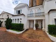 Casa / Sobrado em Condomínio para Locação em...