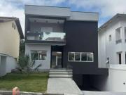 Casa / Sobrado em Condomínio para Locação em Arujá/SP...