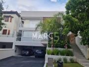 Casa / Sobrado em Condomínio para Locação em Arujá/SP...