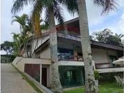 Casa / Sobrado em Condomínio para Locação em Arujá/SP...