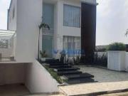 Casa / Sobrado em Condomínio para Locação em Arujá/SP...