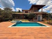 Casa / Sobrado em Condomínio para Locação em Atibaia/SP...