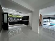 Casa / Sobrado em Condomínio para Locação em Barueri/SP...