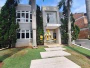 Casa / Sobrado em Condomínio para Locação em Barueri/SP...