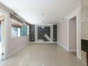 Casa / Sobrado em Condomínio para Locação em...