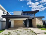 Casa / Sobrado em Condomínio para Locação em Caçapava/SP...