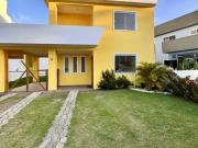 Casa / Sobrado em Condomínio para Locação em Camaçari/BA...