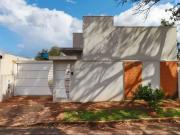 Casa / Sobrado em Condomínio para Locação em Campo...