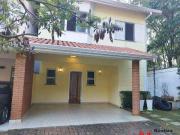 Casa / Sobrado em Condomínio para Locação em Cotia/SP...