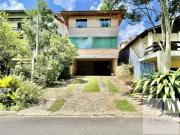 Casa / Sobrado em Condomínio para Locação em Cotia/SP...