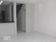 Casa / Sobrado em Condomínio para Locação em Cotia/SP...