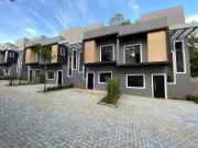 Casa / Sobrado em Condomínio para Locação em Cotia/SP...