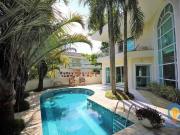 Casa / Sobrado em Condomínio para Locação em Cotia/SP...