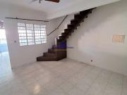 Casa / Sobrado em Condomínio para Locação em Cuiabá/MT...