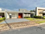 Casa / Sobrado em Condomínio para Locação em Cuiabá/MT...