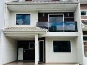 Casa / Sobrado em Condomínio para Locação em Curitiba/PR...