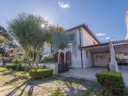 Casa / Sobrado em Condomínio para Locação em Curitiba/PR...