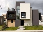 Casa / Sobrado em Condomínio para Locação em Curitiba/PR...