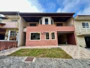 Casa / Sobrado em Condomínio para Locação em Curitiba/PR...