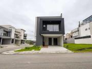 Casa / Sobrado em Condomínio para Locação em Curitiba/PR...