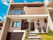 Casa / Sobrado em Condomínio para Locação em Curitiba/PR...