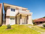 Casa / Sobrado em Condomínio para Locação em Curitiba/PR...