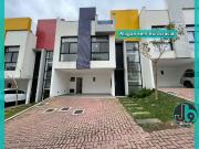 Casa / Sobrado em Condomínio para Locação em Curitiba/PR...