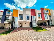 Casa / Sobrado em Condomínio para Locação em Curitiba/PR...