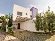 Casa / Sobrado em Condomínio para Locação em Curitiba/PR...