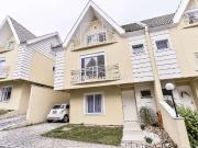 Casa / Sobrado em Condomínio para Locação em Curitiba/PR...