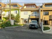 Casa / Sobrado em Condomínio para Locação em Curitiba/PR...