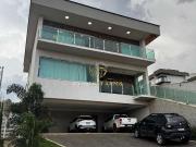 Casa / Sobrado em Condomínio para Locação em Goiânia/GO...