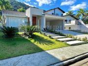 Casa / Sobrado em Condomínio para Locação em Guarujá/SP...