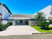 Casa / Sobrado em Condomínio para Locação em Guarujá/SP...