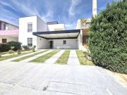 Casa / Sobrado em Condomínio para Locação em...