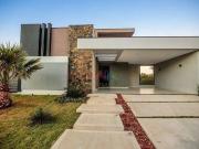 Casa / Sobrado em Condomínio para Locação em...