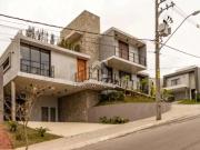 Casa / Sobrado em Condomínio para Locação em Jacareí/SP...