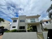 Casa / Sobrado em Condomínio para Locação em Lauro de...