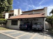 Casa / Sobrado em Condomínio para Locação em Londrina/PR...