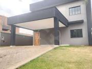 Casa / Sobrado em Condomínio para Locação em Londrina/PR...