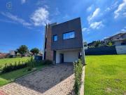 Casa / Sobrado em Condomínio para Locação em Londrina/PR...