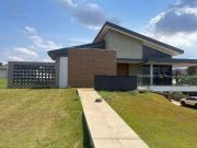 Casa / Sobrado em Condomínio para Locação em Londrina/PR...