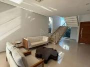 Casa / Sobrado em Condomínio para Locação em Londrina/PR...