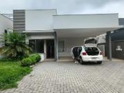 Casa / Sobrado em Condomínio para Locação em Londrina/PR...