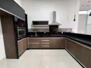 Casa / Sobrado em Condomínio para Locação em Londrina/PR...