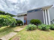 Casa / Sobrado em Condomínio para Locação em Londrina/PR...
