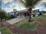 Casa / Sobrado em Condomínio para Locação em Londrina/PR...