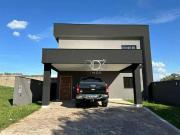 Casa / Sobrado em Condomínio para Locação em Londrina/PR...